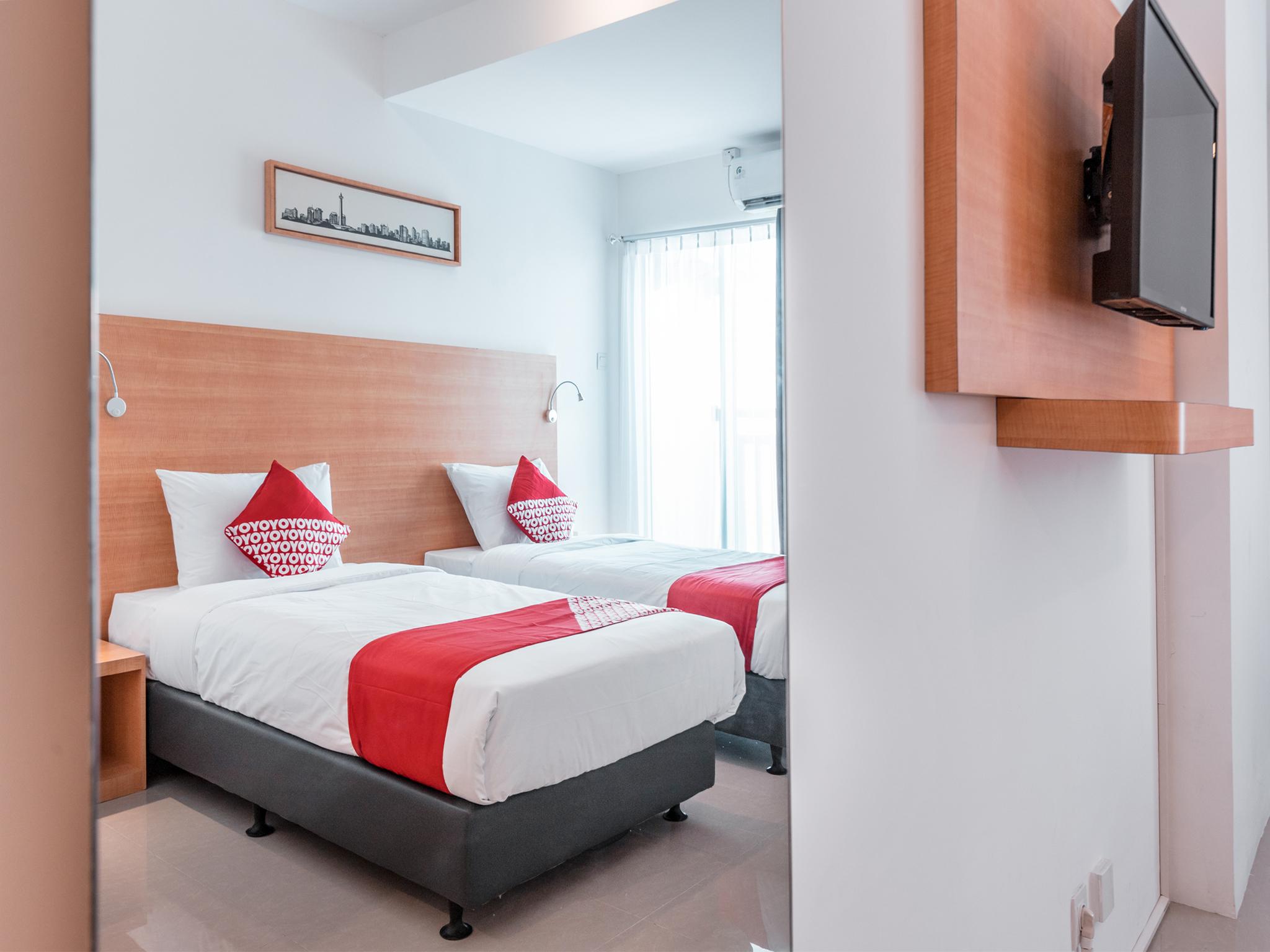 โอโย แฟล็กชิป 766 พรีมา ออร์ชาร์ด Hotel เบกาซิ ภายนอก รูปภาพ