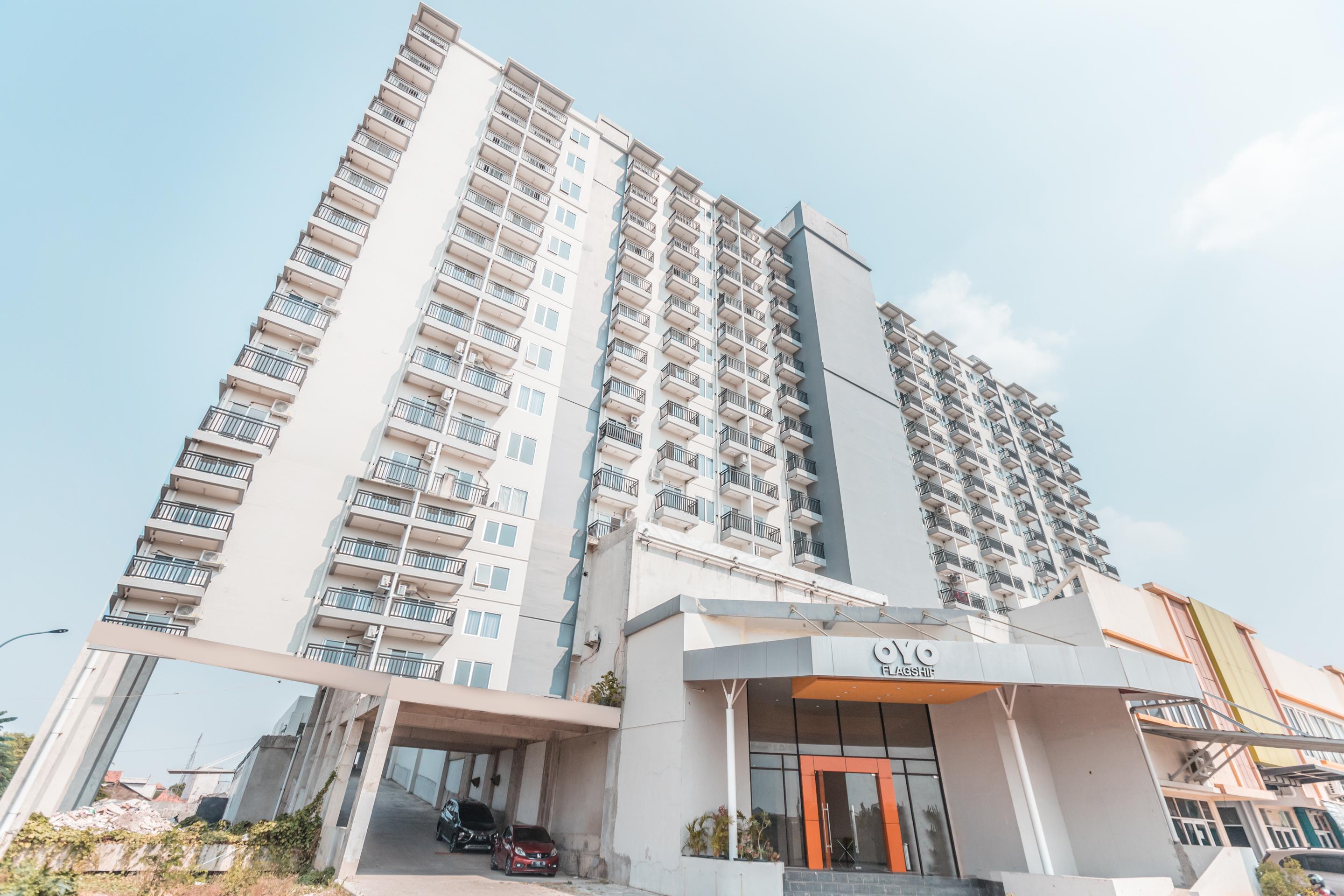 โอโย แฟล็กชิป 766 พรีมา ออร์ชาร์ด Hotel เบกาซิ ภายนอก รูปภาพ